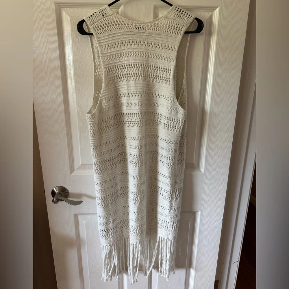 Aerie White Crochet‎ Long Fringe Vest Size Medium
